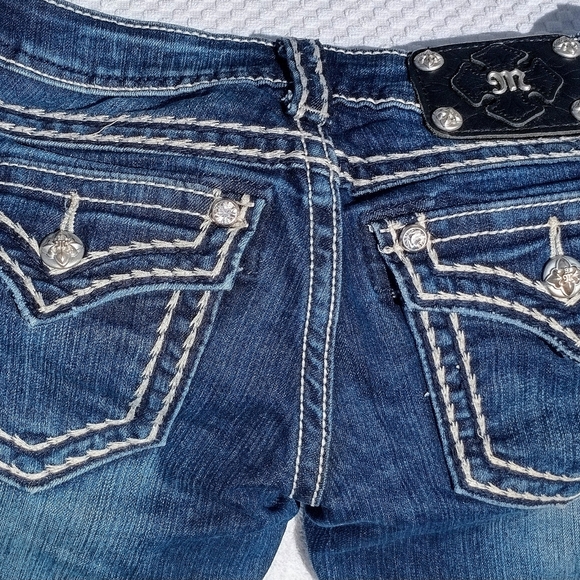 Cloth - Picture 2 of 4